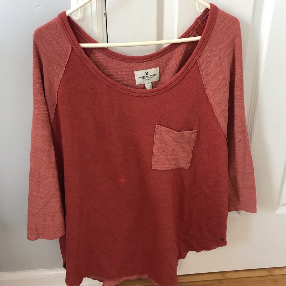 Quarter sleeve American Eagle shirt